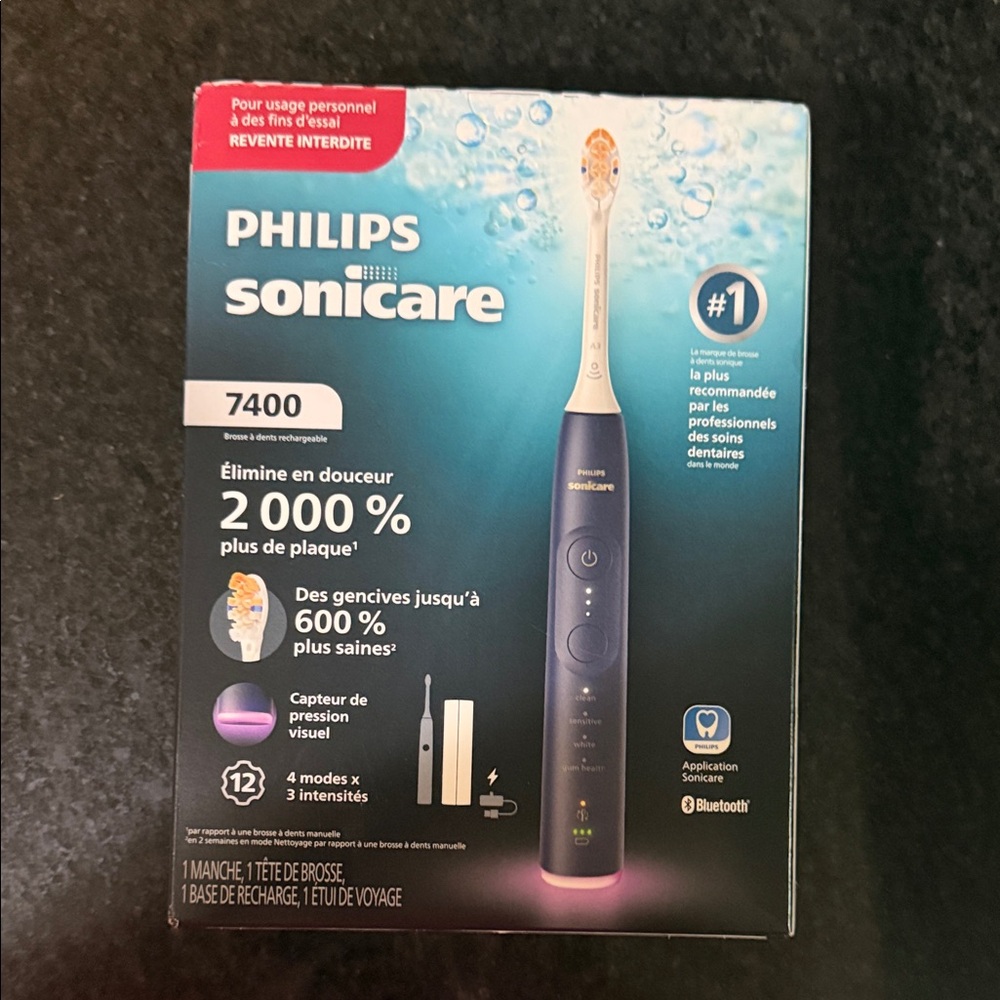 Philips Sonicare 7400 in Blue and White